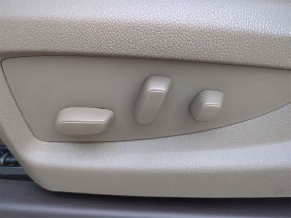 Thumbnail: 2014 Chevrolet Silverado 1500 - 18