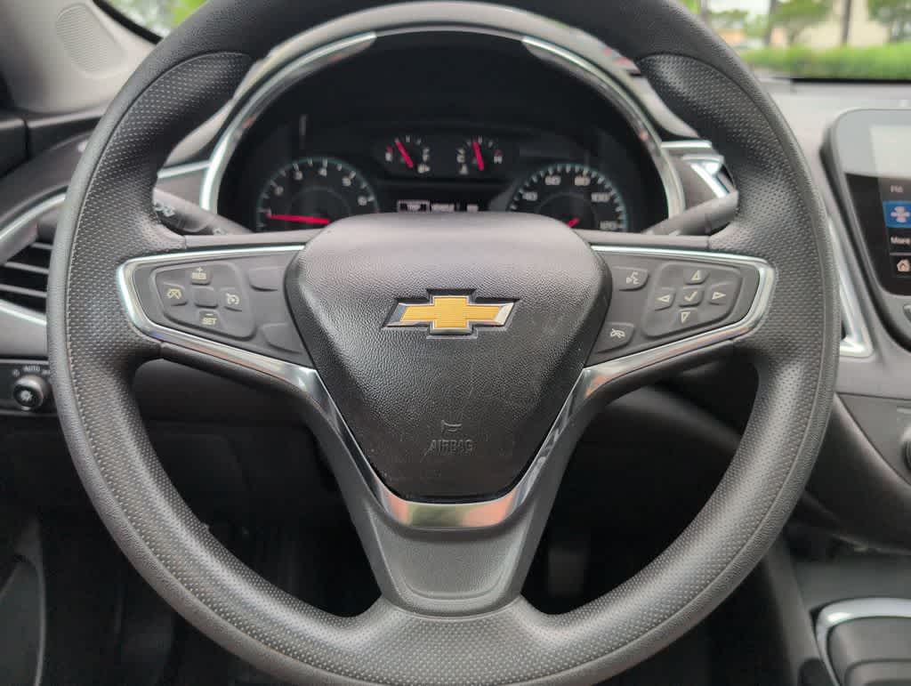 Thumbnail: 2021 Chevrolet Malibu - 25