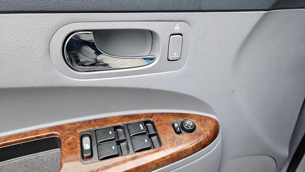 Thumbnail: 2006 Buick LaCrosse - 10