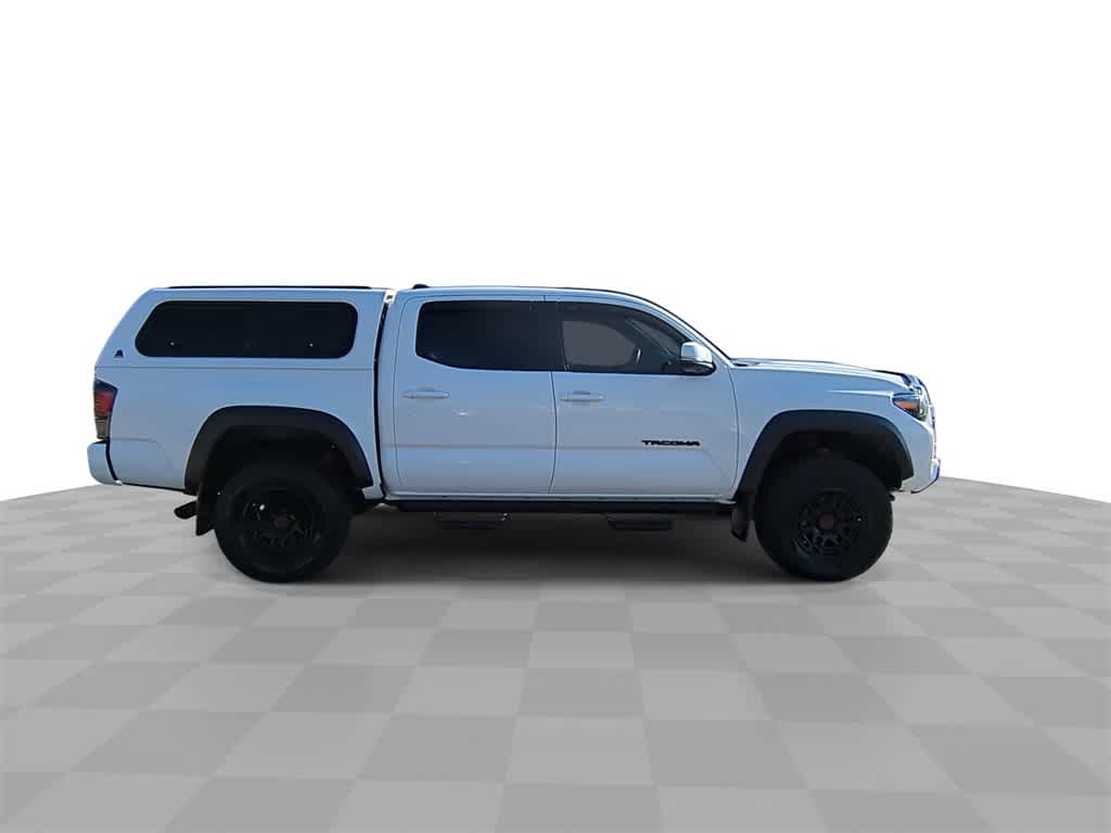 Thumbnail: 2022 Toyota Tacoma - 9