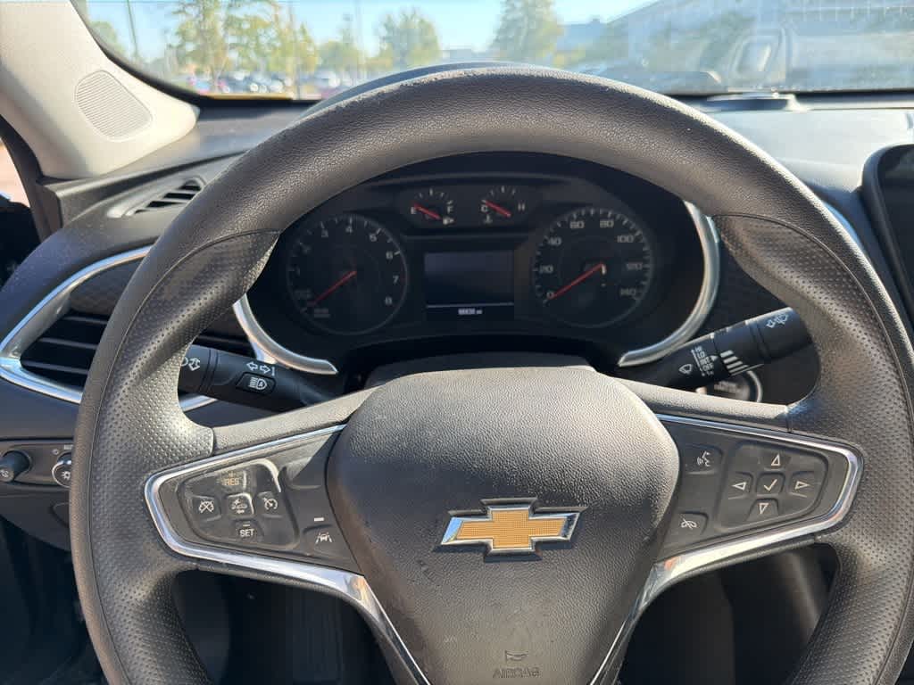 Thumbnail: 2021 Chevrolet Malibu - 6