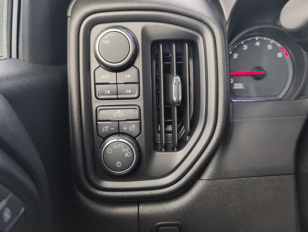 Thumbnail: 2020 Chevrolet Silverado 1500 - 26