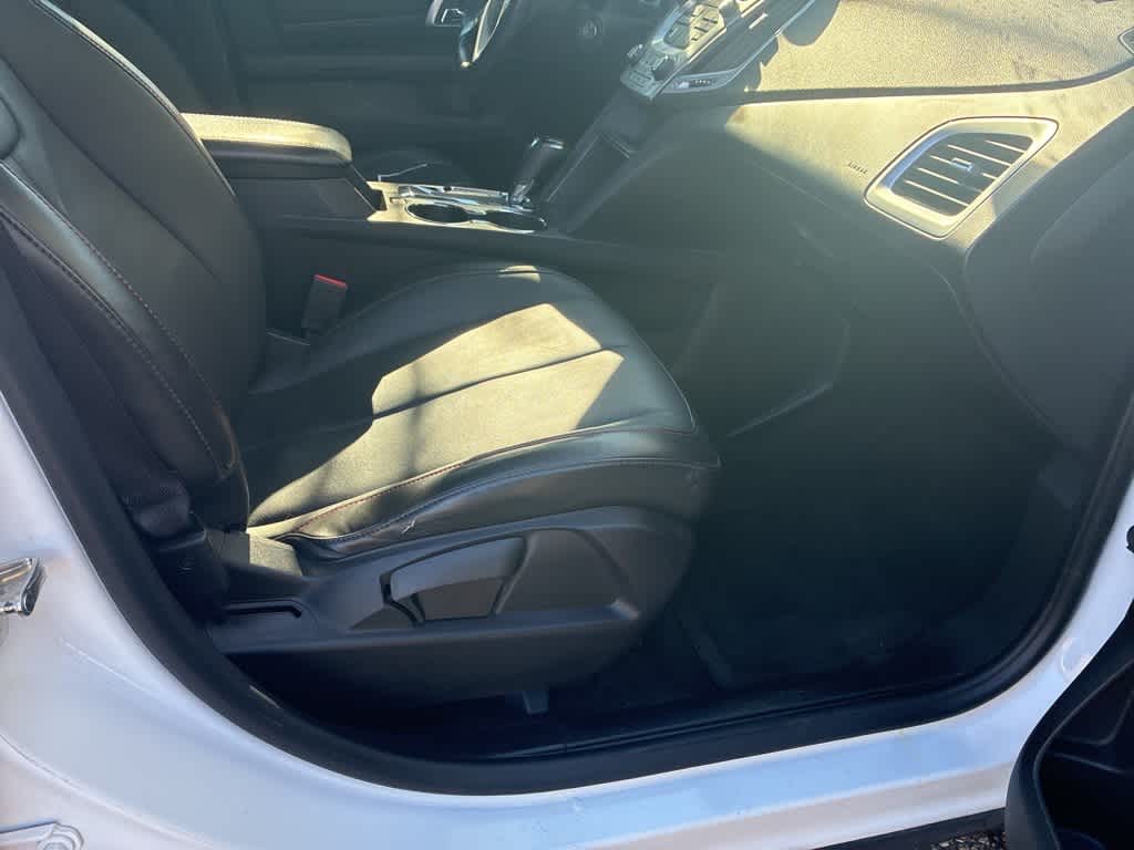 Thumbnail: 2017 GMC Terrain - 8