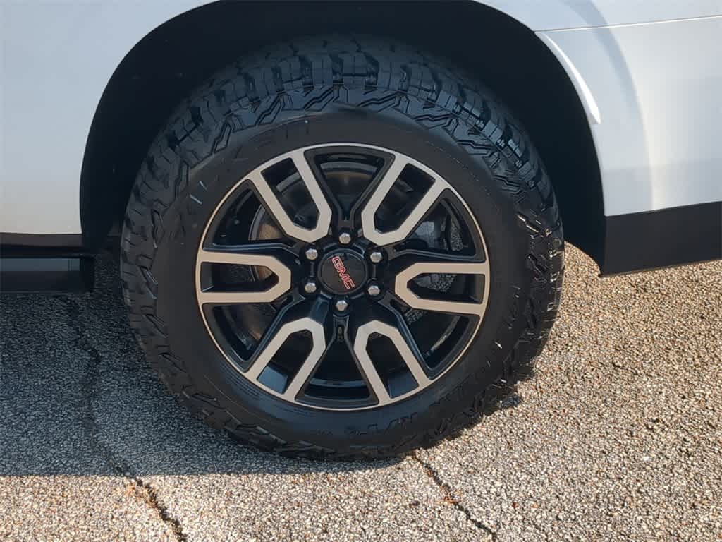 Thumbnail: 2023 GMC Yukon XL - 14
