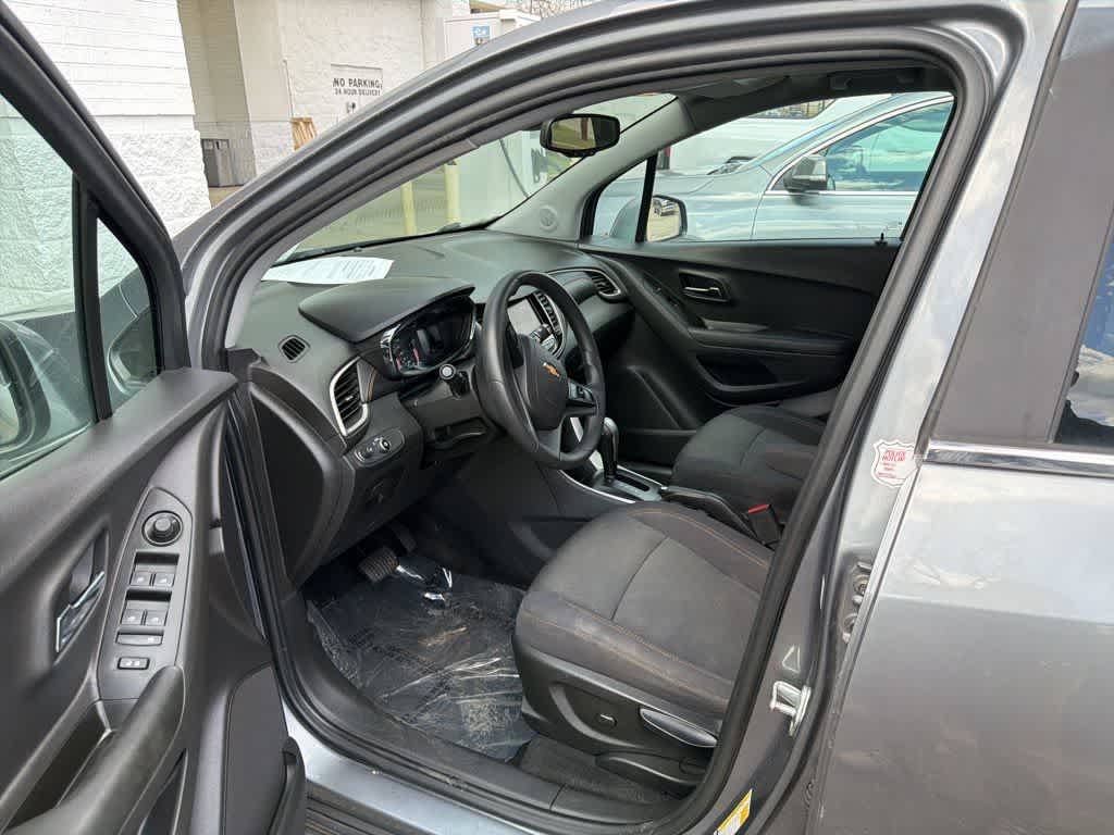 Thumbnail: 2020 Chevrolet Trax - 23