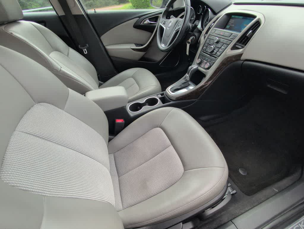 Thumbnail: 2013 Buick Verano - 22