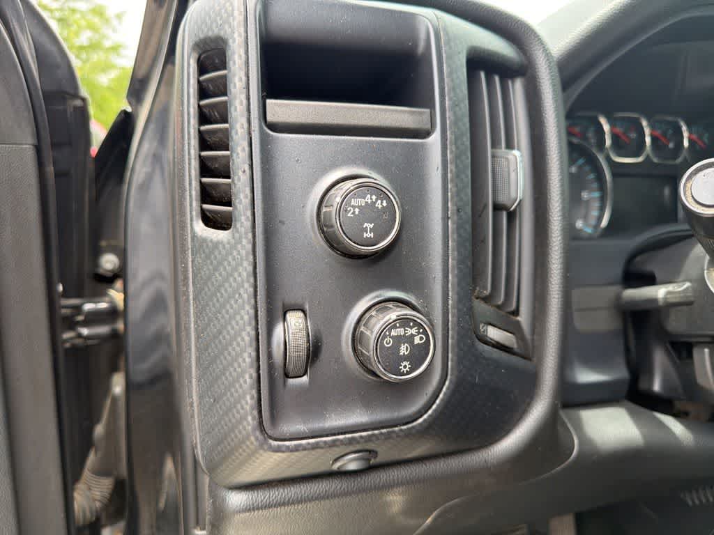 Thumbnail: 2017 Chevrolet Silverado 1500 - 17