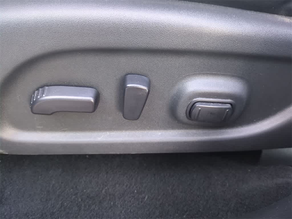 Thumbnail: 2017 Nissan Pathfinder - 18