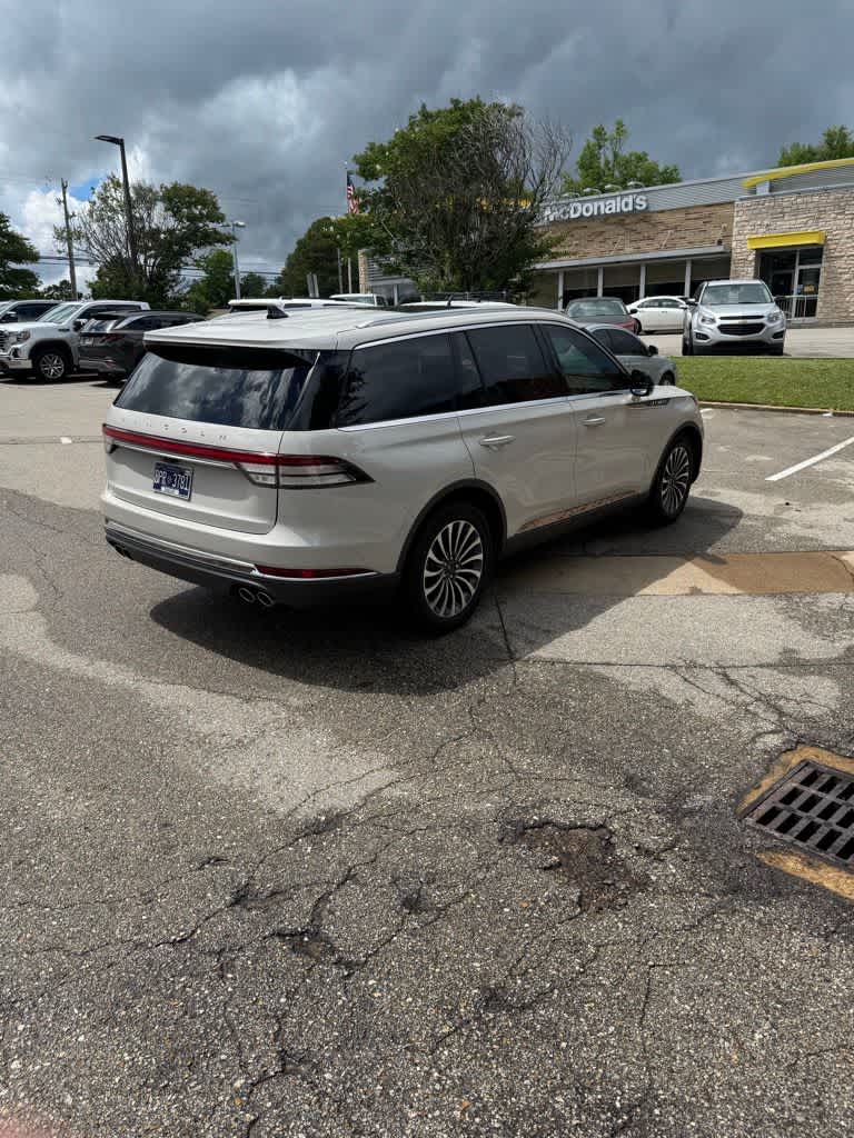 Thumbnail: 2023 Lincoln Aviator - 4