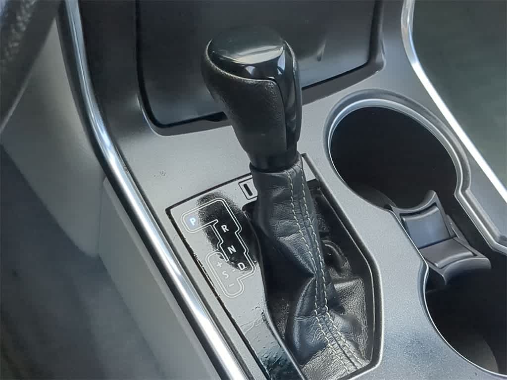 2017 Toyota Camry LE 32
