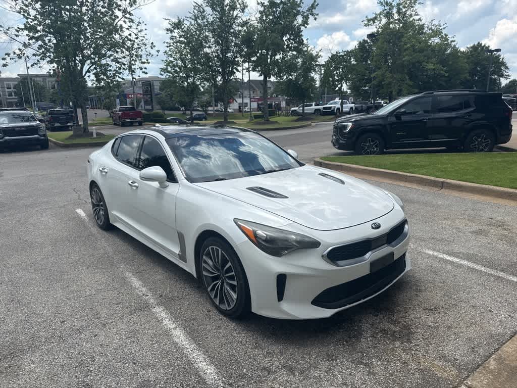 Thumbnail: 2018 Kia Stinger - 3