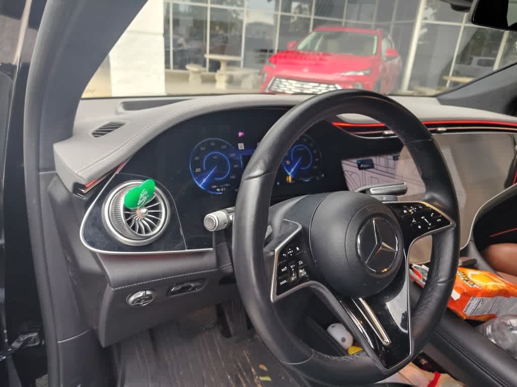 Thumbnail: 2023 Mercedes-Benz EQS - 8
