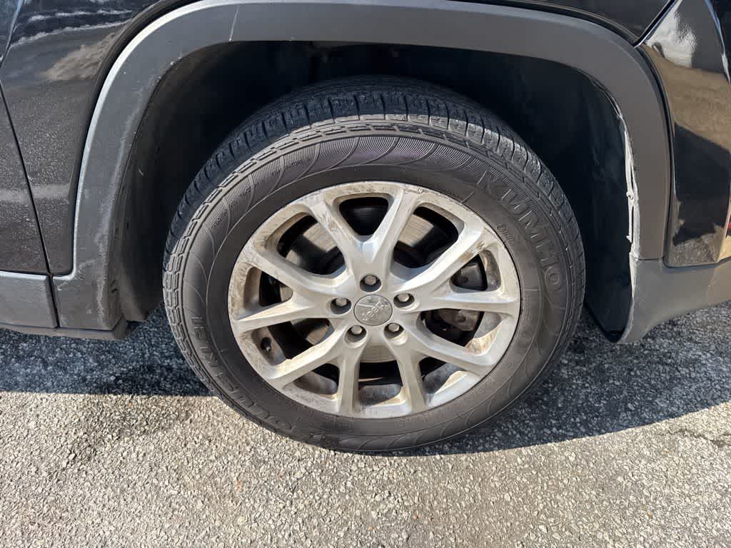 Thumbnail: 2015 Jeep Cherokee - 9