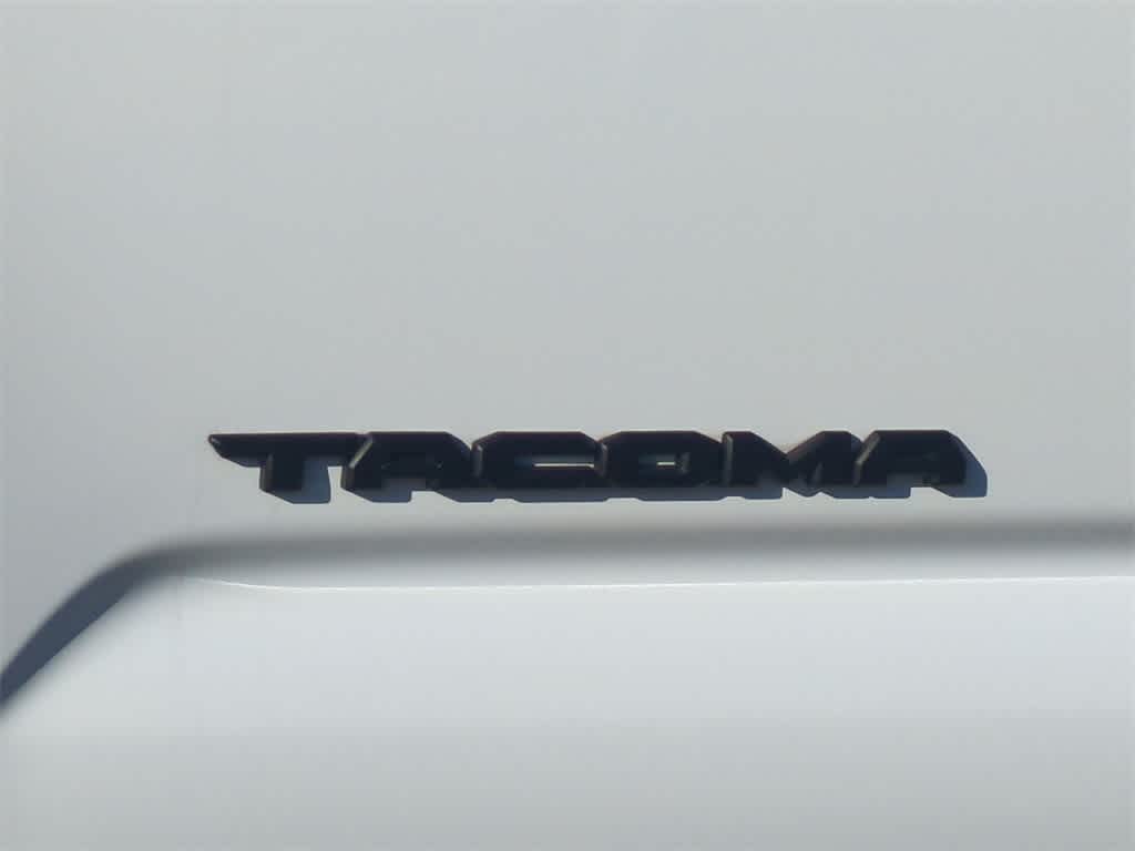 Thumbnail: 2022 Toyota Tacoma - 13