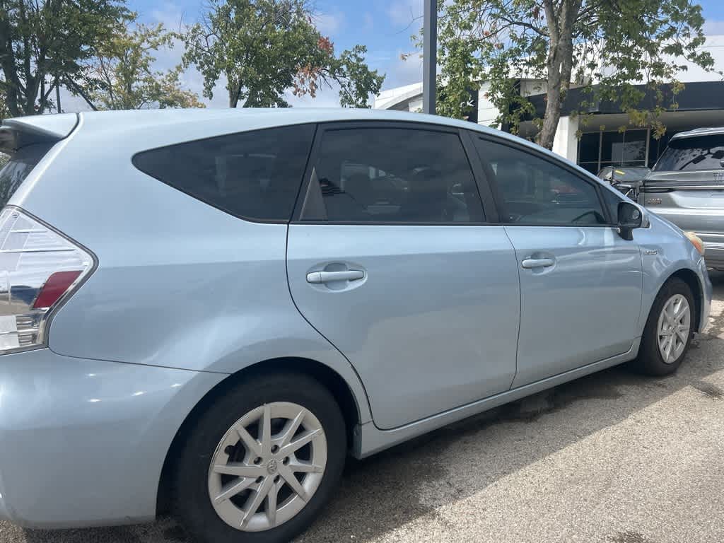Thumbnail: 2012 Toyota Prius v - 3