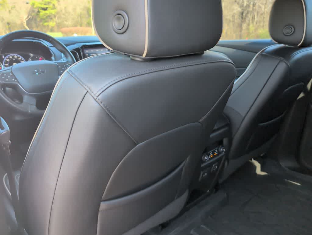 Thumbnail: 2022 Chevrolet Traverse - 18