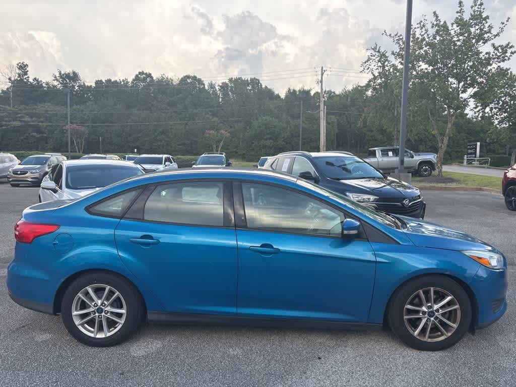 Thumbnail: 2016 Ford Focus - 12