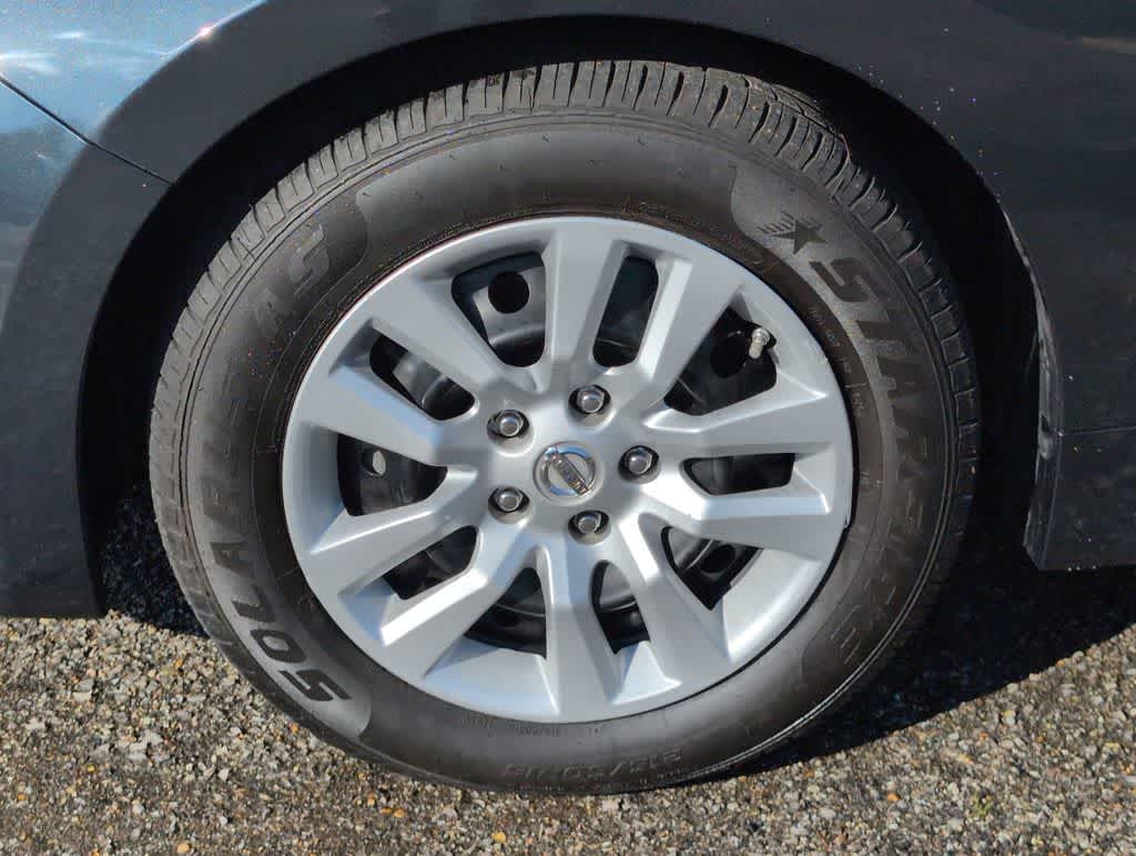 Thumbnail: 2017 Nissan Altima - 13