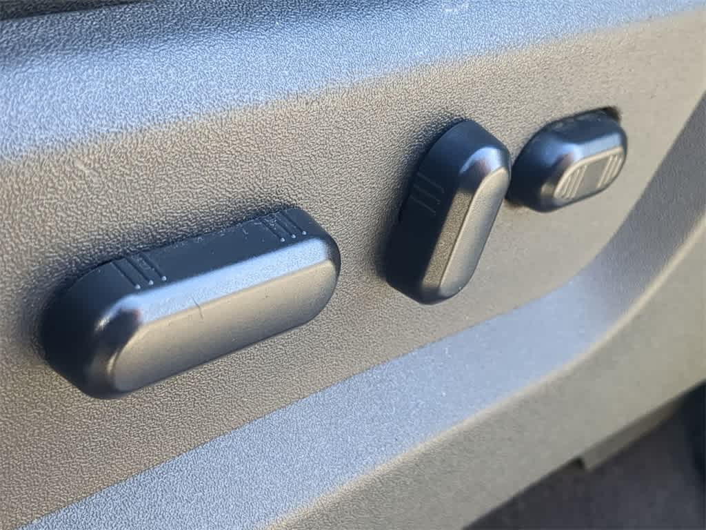 Thumbnail: 2016 Ford F-250 - 17