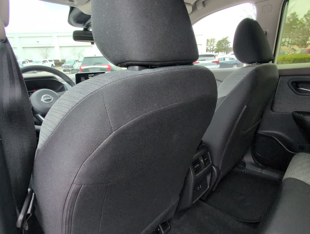 Thumbnail: 2023 Nissan Rogue - 18