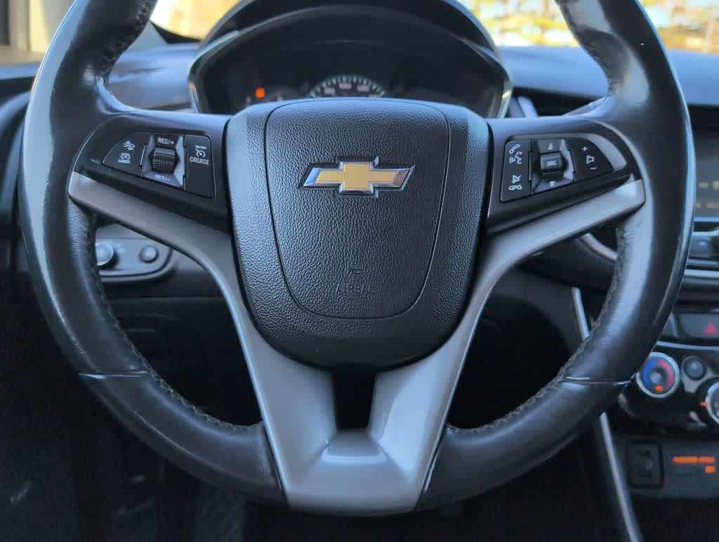 Thumbnail: 2017 Chevrolet Trax - 24