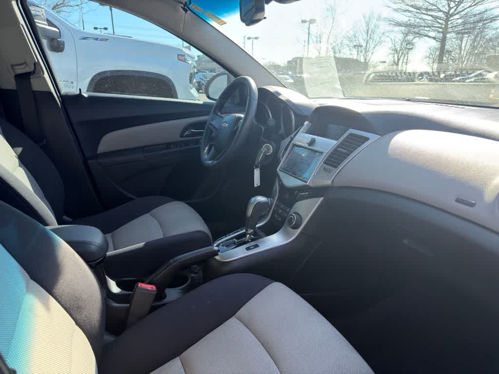 Thumbnail: 2015 Chevrolet Cruze - 42