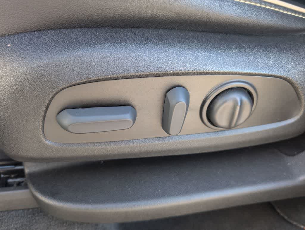 Thumbnail: 2022 Chevrolet Traverse - 17