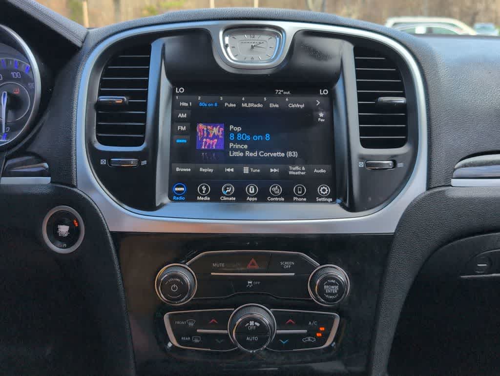 Thumbnail: 2019 Chrysler 300 - 28