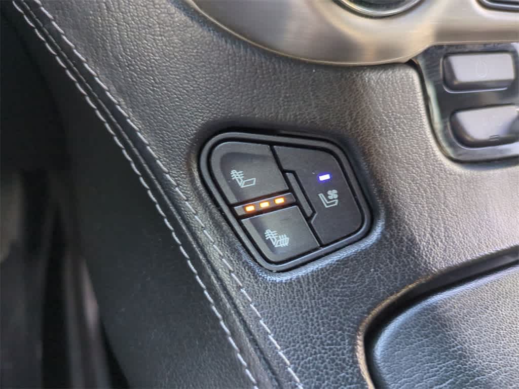 Thumbnail: 2019 GMC Yukon - 39