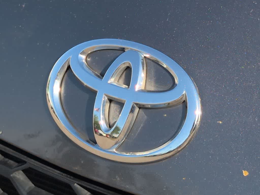 Thumbnail: 2010 Toyota Matrix - 11