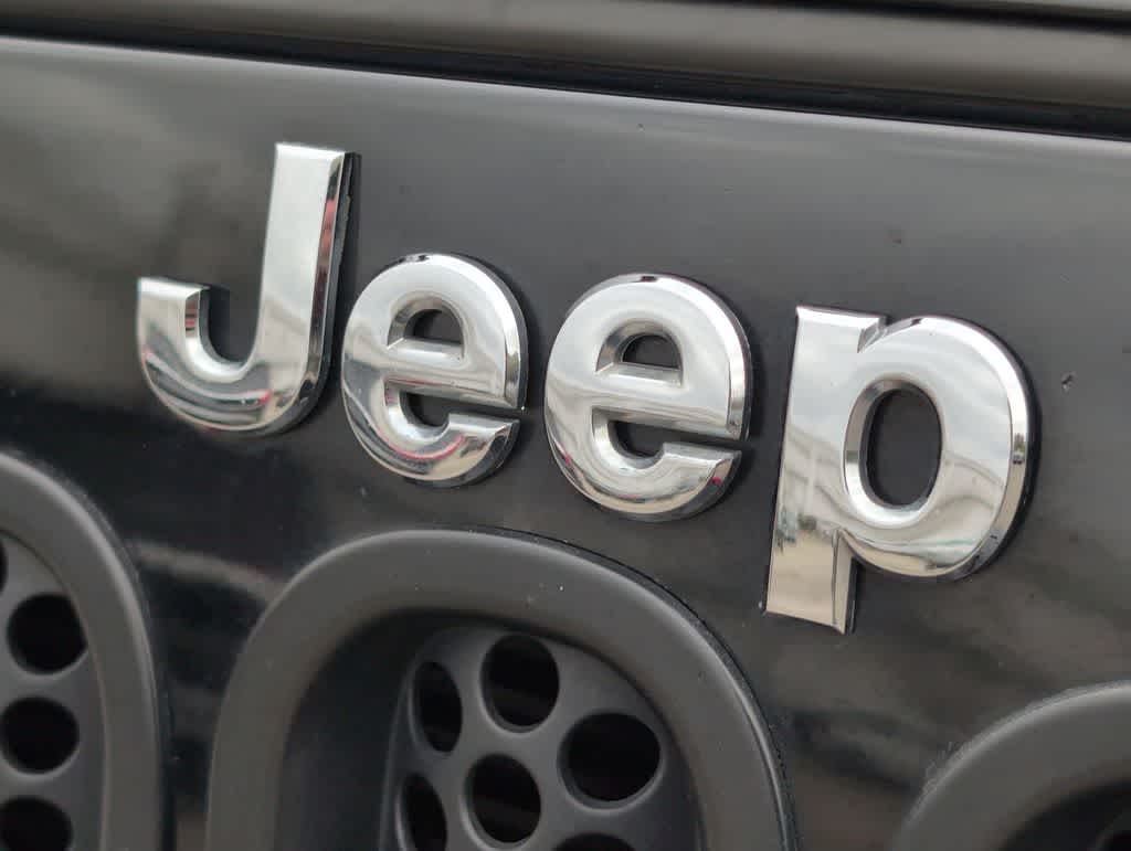 Thumbnail: 2017 Jeep Wrangler - 12