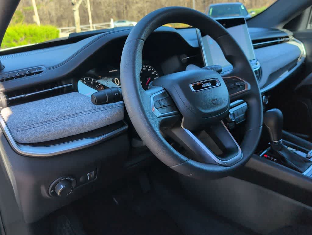 Thumbnail: 2023 Jeep Compass - 10