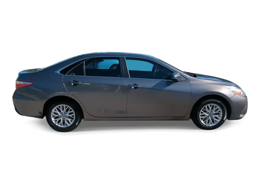 2017 Toyota Camry LE 9