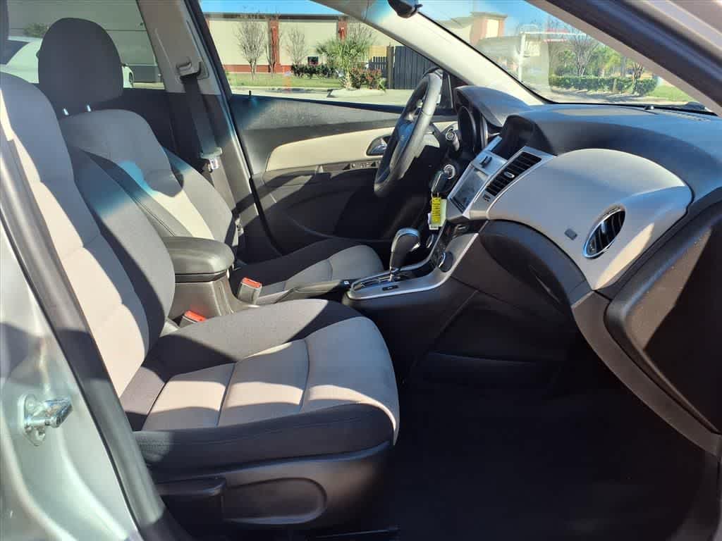 Thumbnail: 2015 Chevrolet Cruze - 11