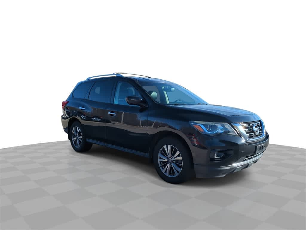 Thumbnail: 2017 Nissan Pathfinder - 2