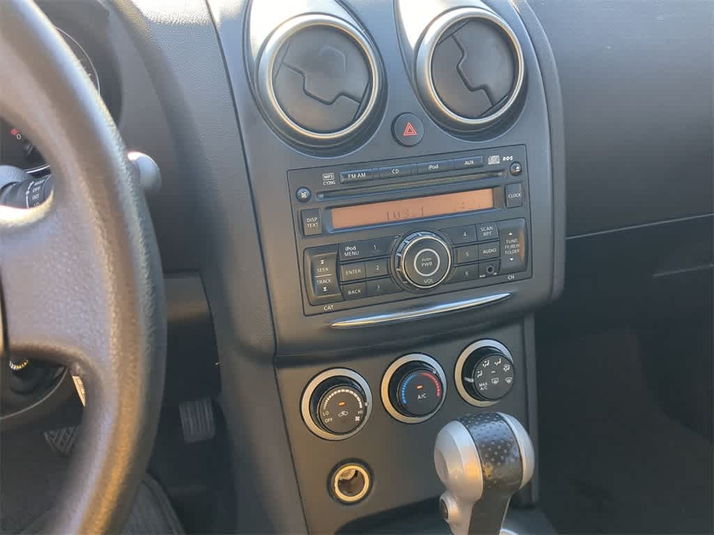 Thumbnail: 2013 Nissan Rogue - 25