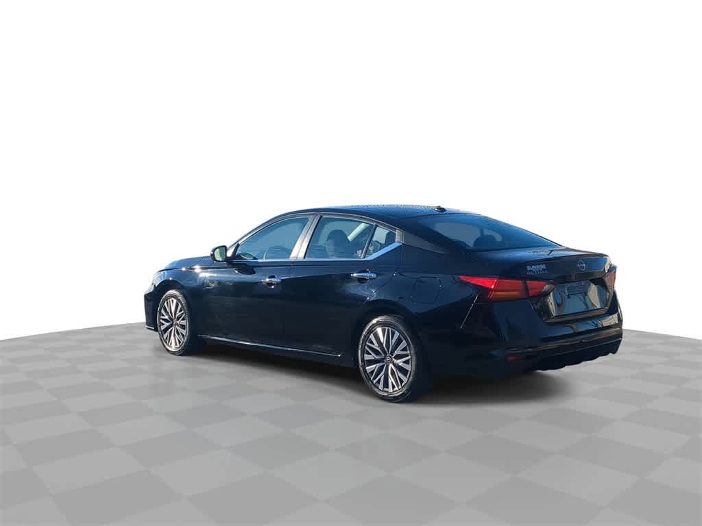 Thumbnail: 2023 Nissan Altima - 6