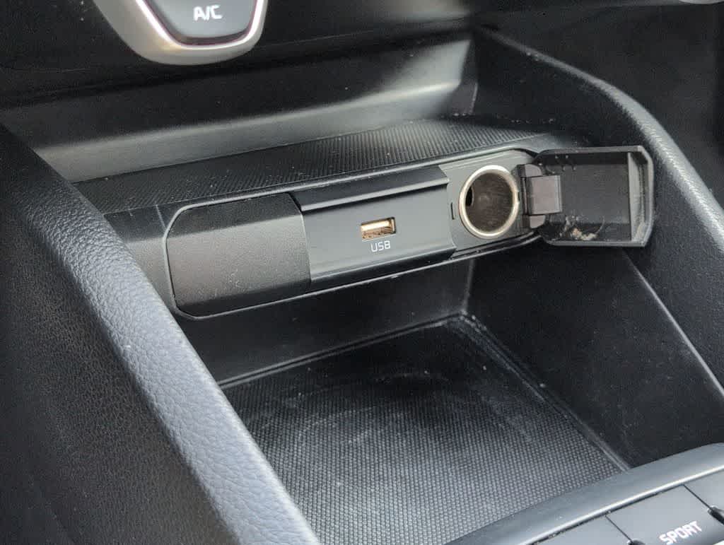 Thumbnail: 2023 Kia Rio - 30