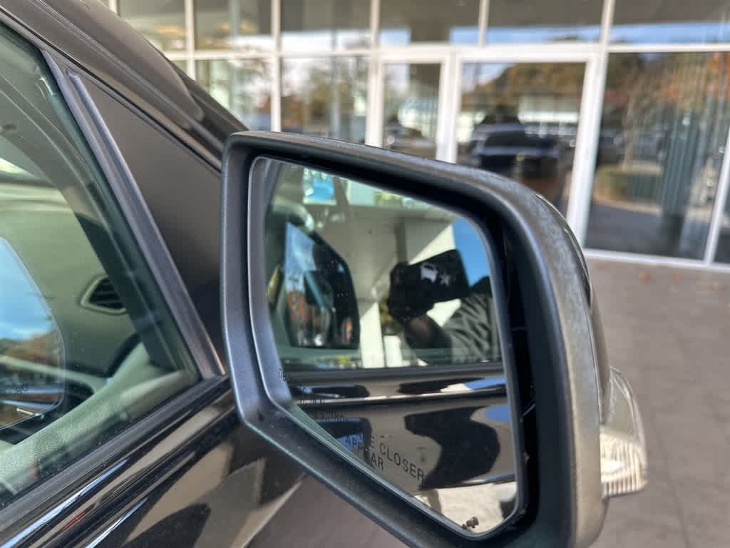 Thumbnail: 2023 GMC Acadia - 28