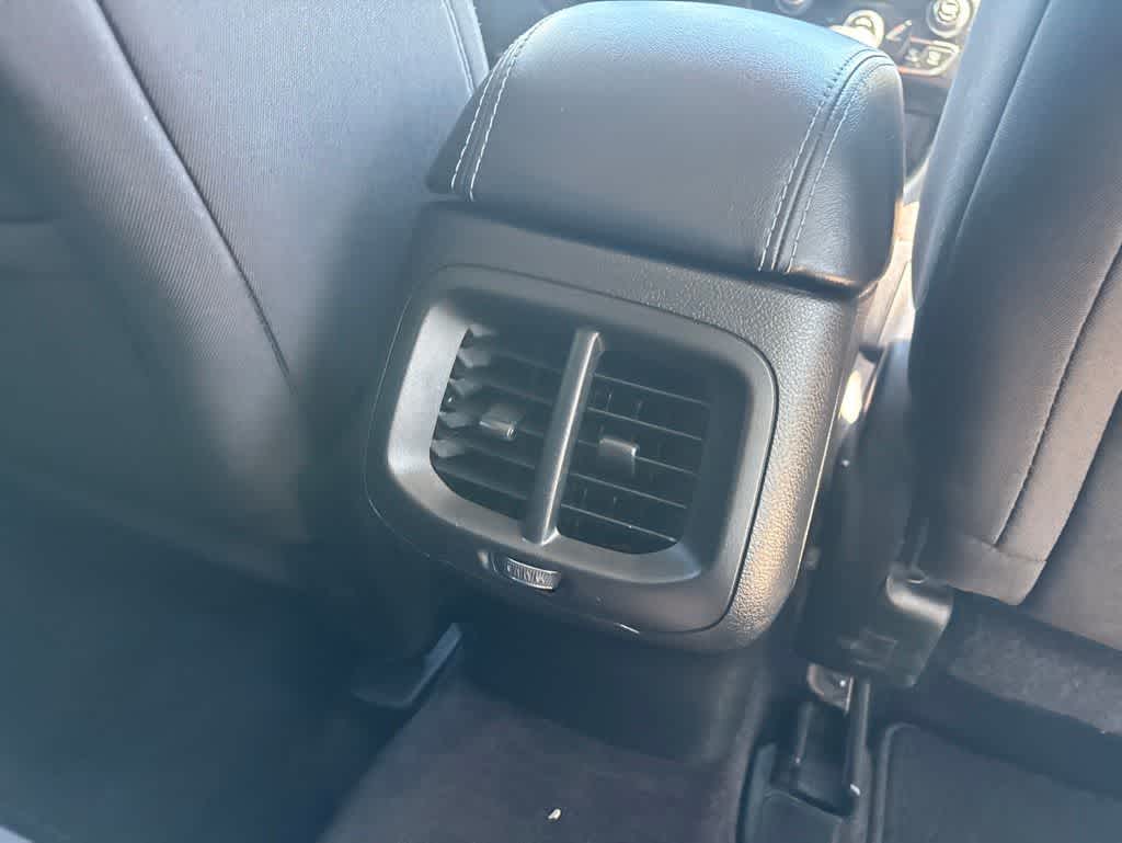 Thumbnail: 2019 Jeep Cherokee - 16