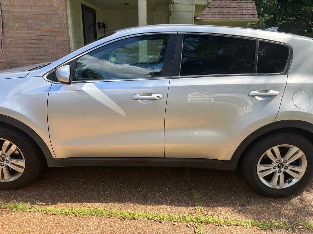 Thumbnail: 2017 Kia Sportage - 3