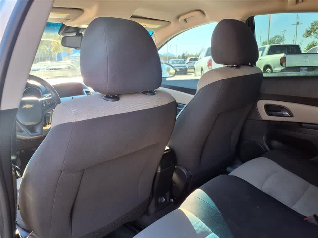 Thumbnail: 2015 Chevrolet Cruze - 9