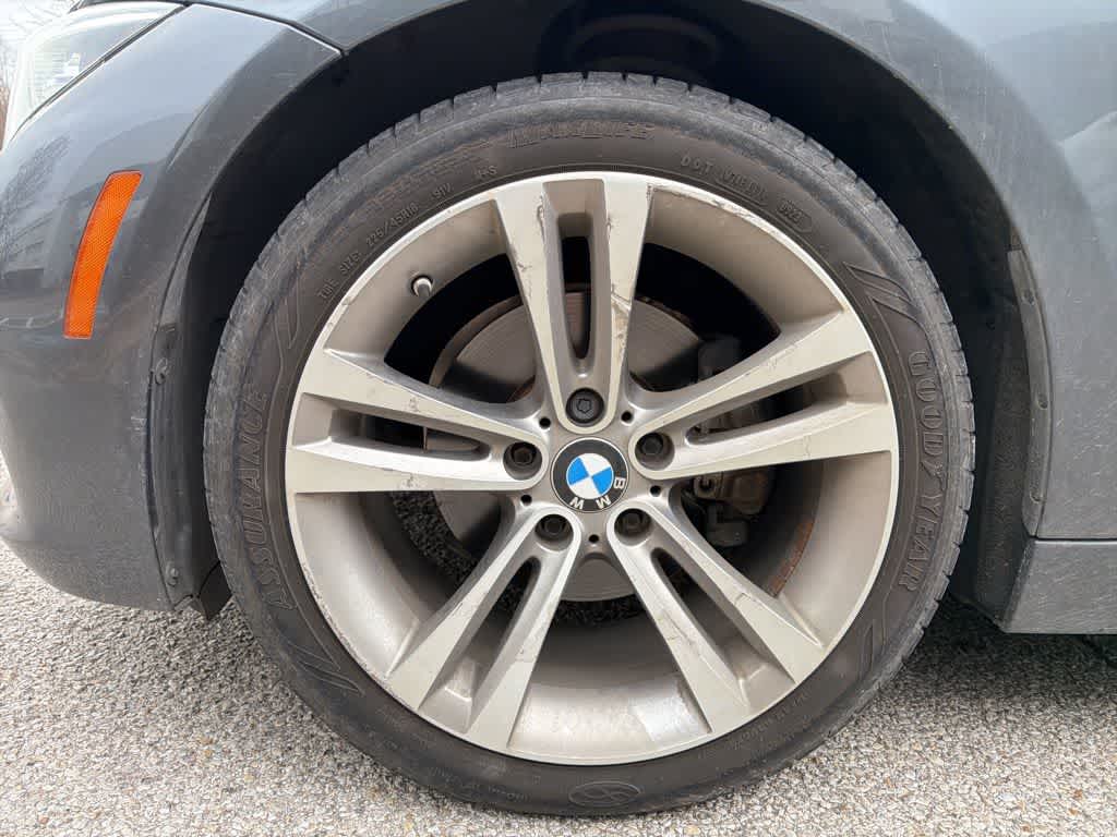 Thumbnail: 2017 BMW 3 Series - 3