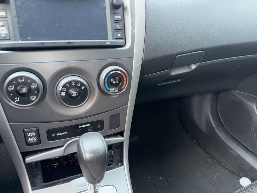 Thumbnail: 2013 Toyota Corolla - 11