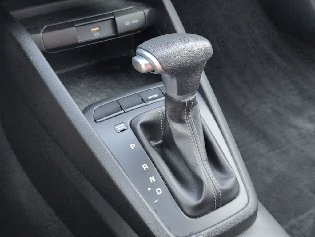 Thumbnail: 2023 Kia Rio - 31