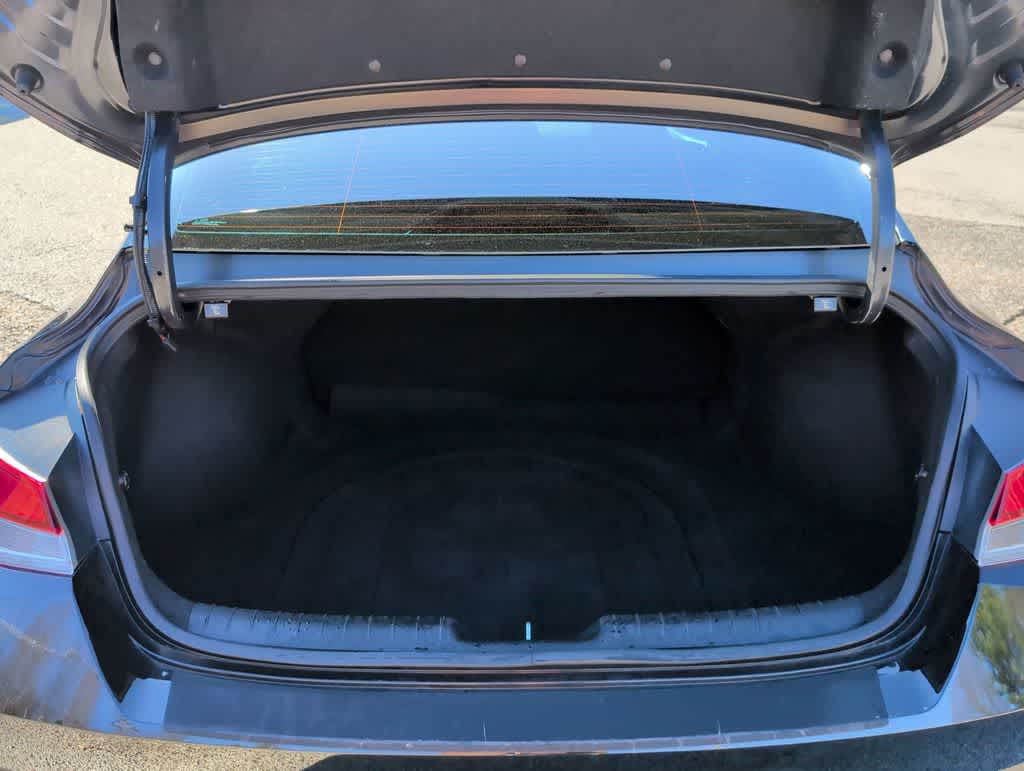 Thumbnail: 2022 Hyundai Elantra - 33