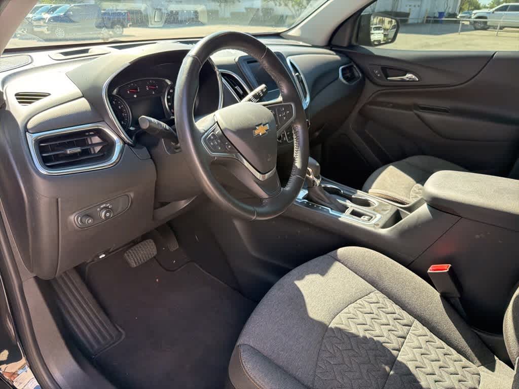 Thumbnail: 2022 Chevrolet Equinox - 6