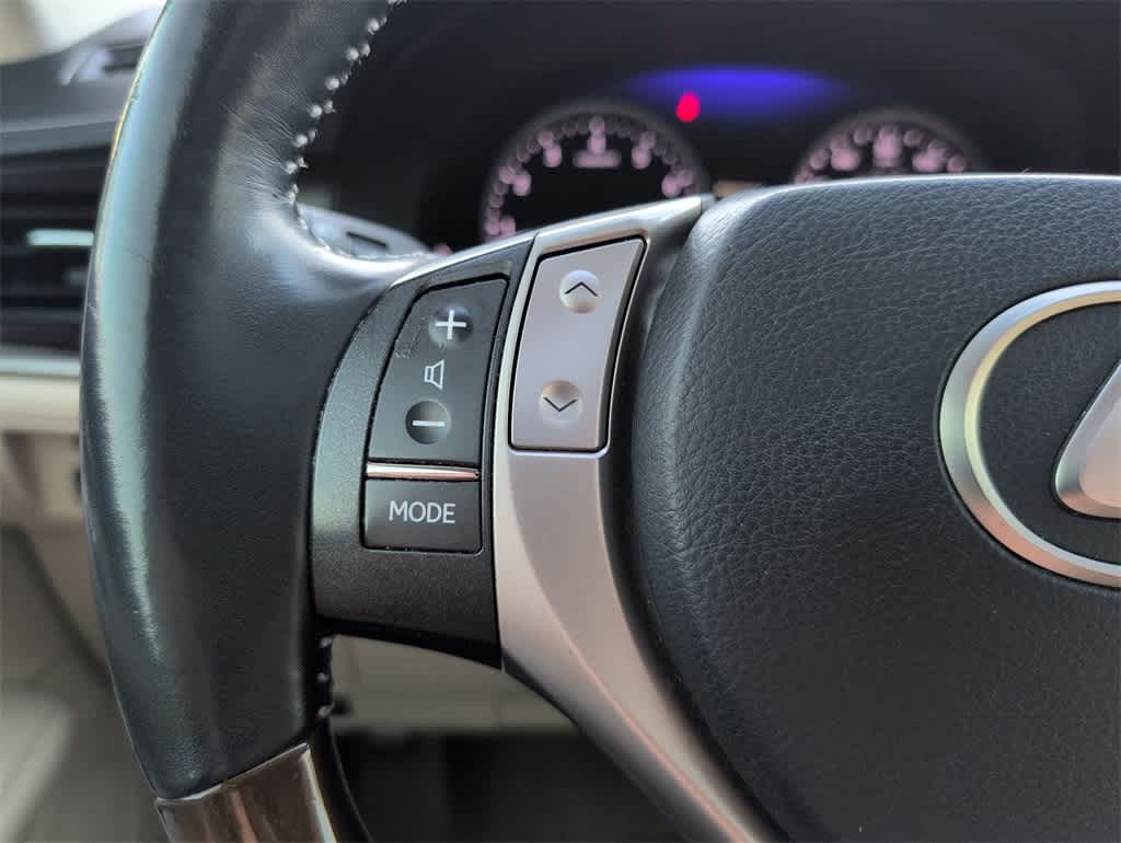 Thumbnail: 2013 Lexus ES - 26