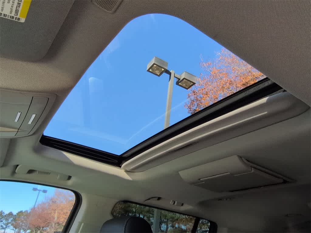 Thumbnail: 2019 GMC Yukon XL - 20