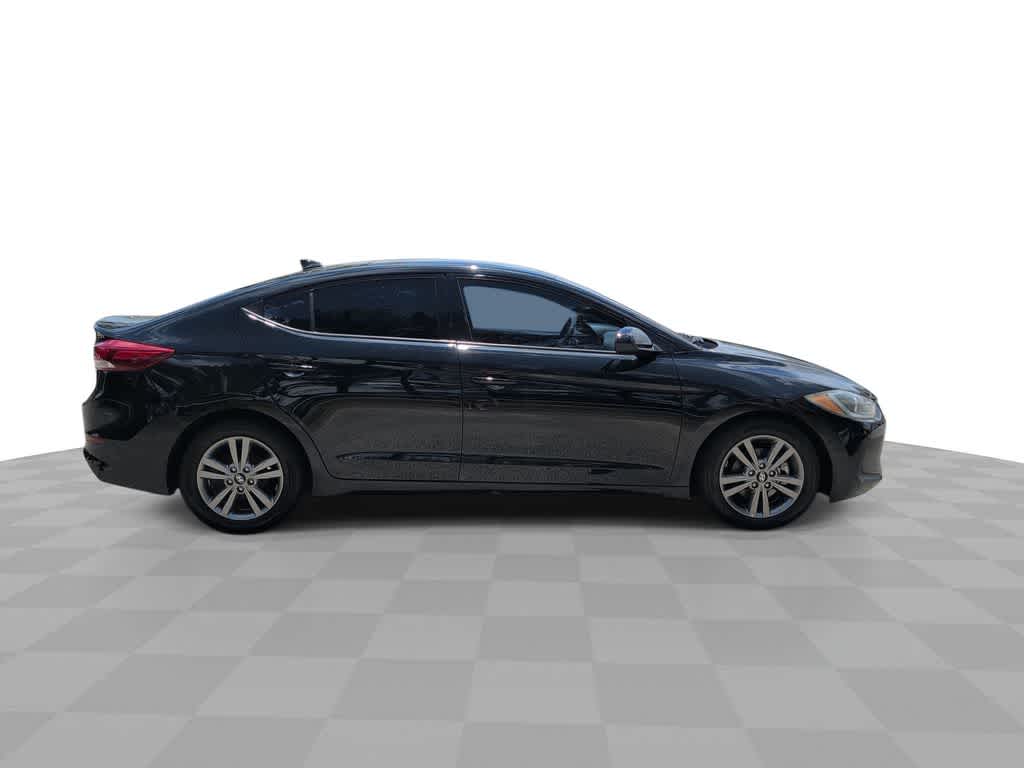 Thumbnail: 2017 Hyundai Elantra - 9